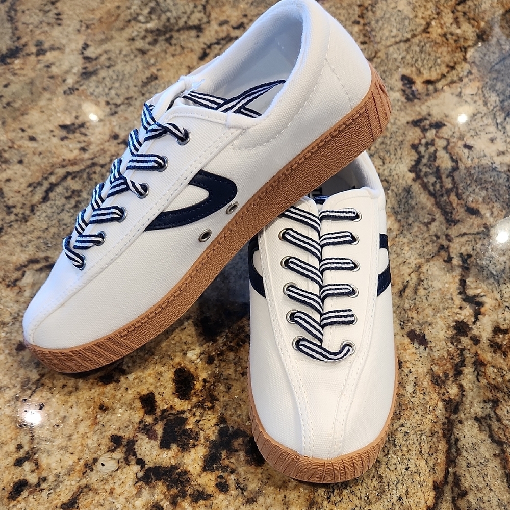 Tretorn NWT White/Navy/Gum Nylite Sneakers 7.5M